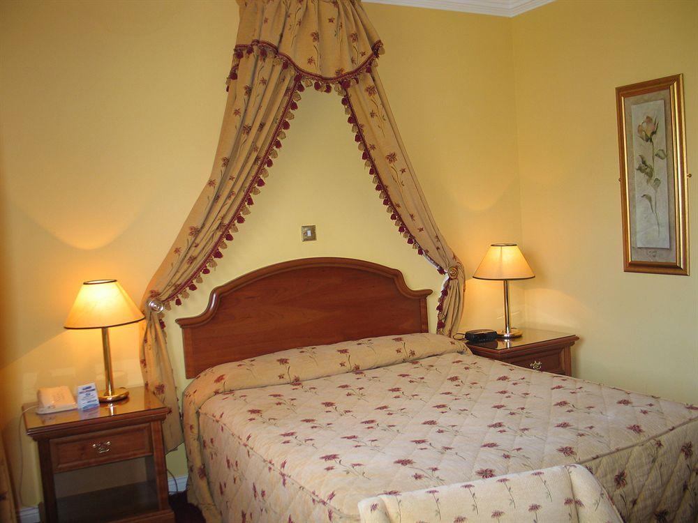 Old Weir Lodge Киларни Екстериор снимка